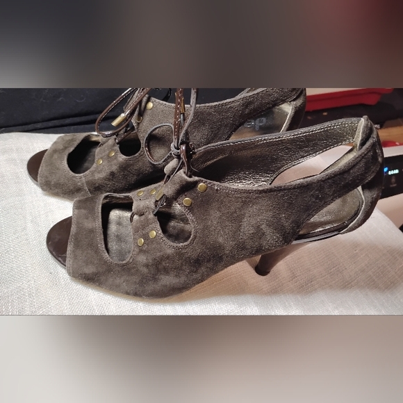 Daniblack Brown Suede lace-up heel booties - Picture 2 of 7